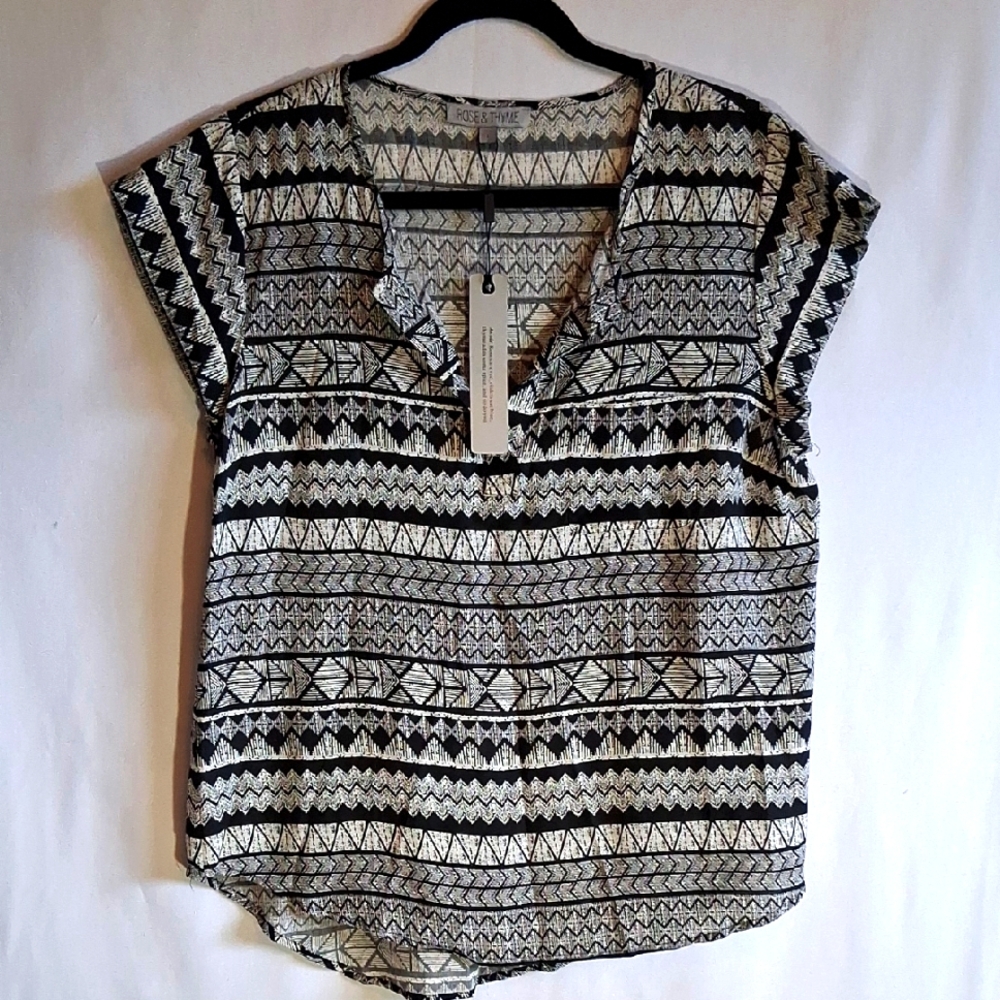Black and White Boxy Graphic Blouse